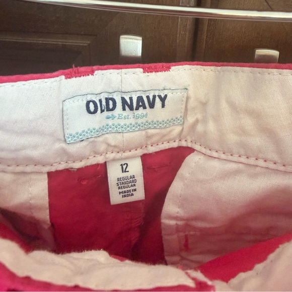 Old Navy Bright Pink Women's Bermudas - Picture 4 of 4
